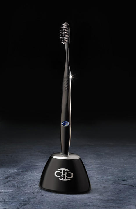 TiFinity——Dane Robinson设计的钛合金牙刷