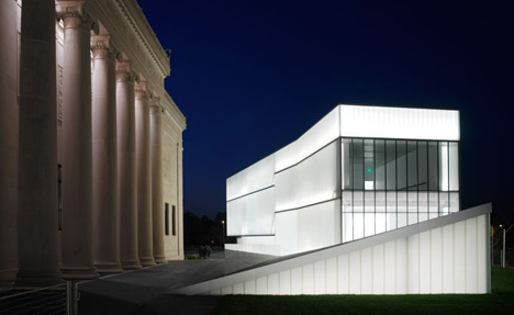 纳尔逊-阿特金斯艺术博物馆扩建项目，由史蒂夫·霍尔设计