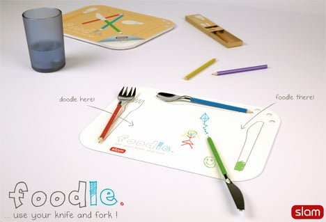 食物-刀，叉，彩色铅笔和涂鸦垫设置为儿童由彼得道尔顿