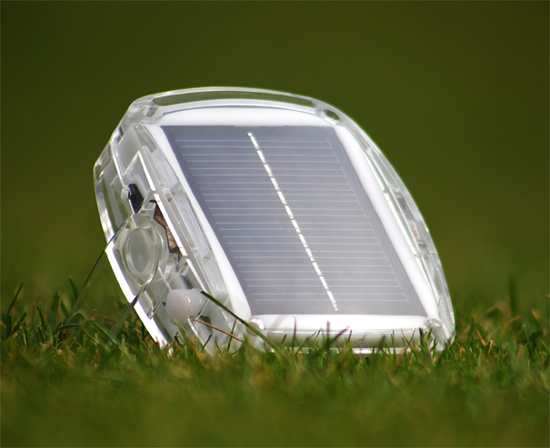 太阳能鹅卵石-太阳能灯由亚当罗宾逊为正负太阳能