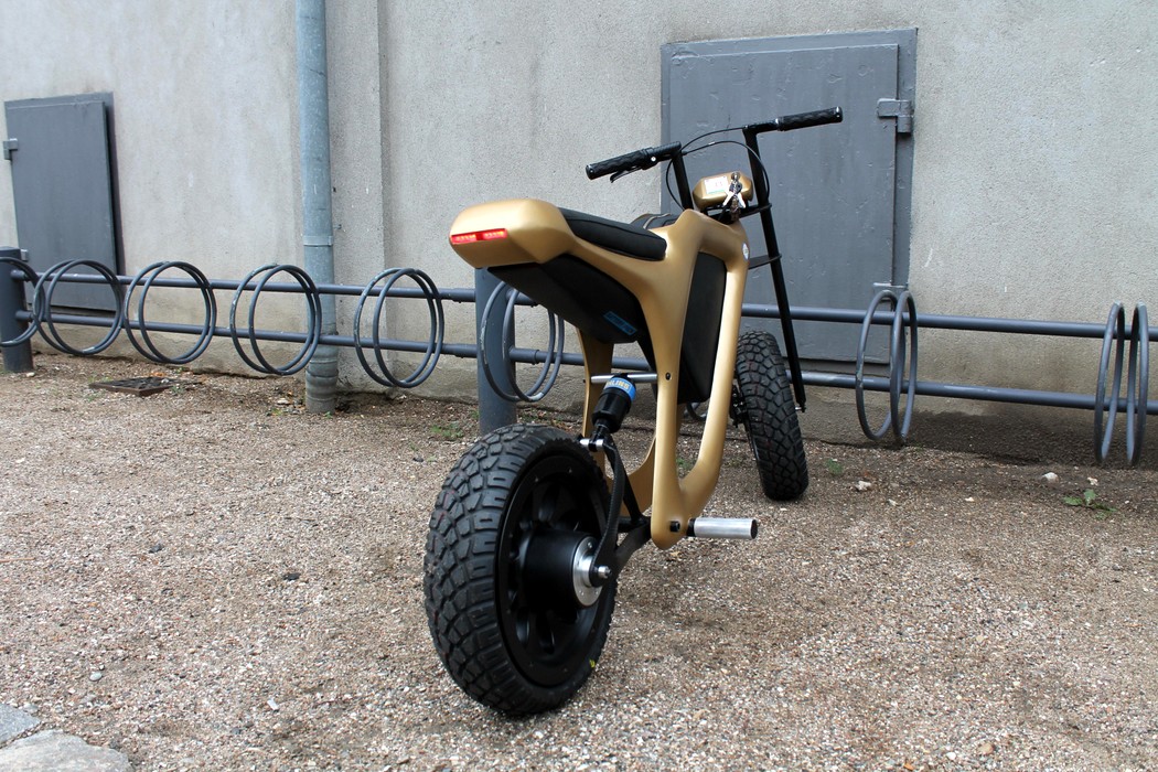 golden_moped_5