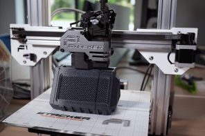 F1的3D打印机给个人和企业从家到原型电源