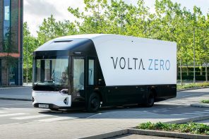 欧洲第一辆电动货运巴士是由可再生生物降解树脂+亚麻纤维制成!