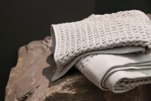 这款毛巾中的钛和银纤维有助于它是自然的抗菌和不含气味的