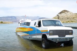 这个罕见的'Boaterhome'从'80年代是半露营，为陆地和水设计的半船混合动力车！