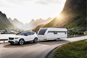 这款斯堪的纳维亚风格的大篷车设计为最小的移动生活方式，提供终极户外体验!