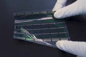 这种薄如纸的太阳能电池可以将太阳能带到任何表面