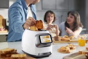 这款智能烤面包机可以让你同时在不同的温度下烤两片面包