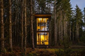 奥尔森·昆迪格(Olson Kundig)设计了一个小型铁路灵感的工作空间/休息空间，从西雅图的现有住宅延伸而来