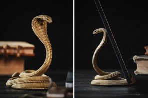 Cobra-shaped smartphone stand is the perfect tabletop accessory for people with eclectic tastes