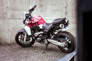定制的雅马哈MT03构建工具揭示了17岁的摩托车的真正潜力