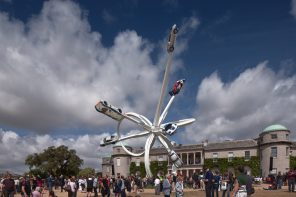保时捷雕塑刁难摩托在古德伍德速度2023节