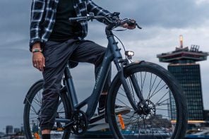 这种多面手城市电动自行车将使任何通勤顺利和快乐的骑行体验